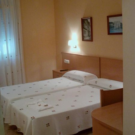 Hotel Mont-Roig מראה חיצוני תמונה