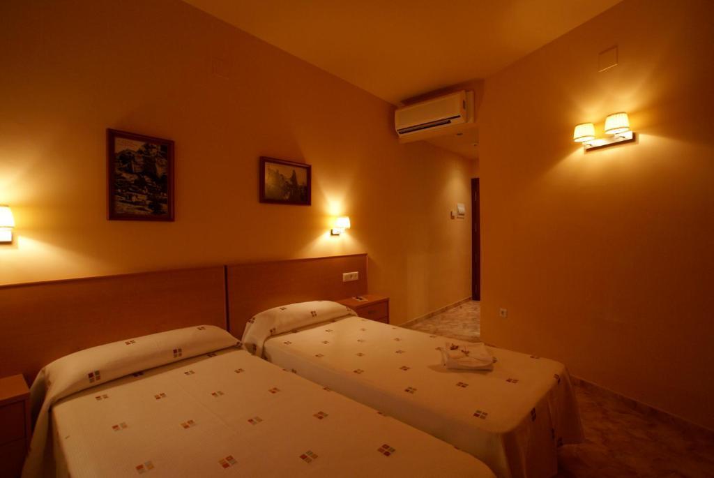 Hotel Mont-Roig מראה חיצוני תמונה